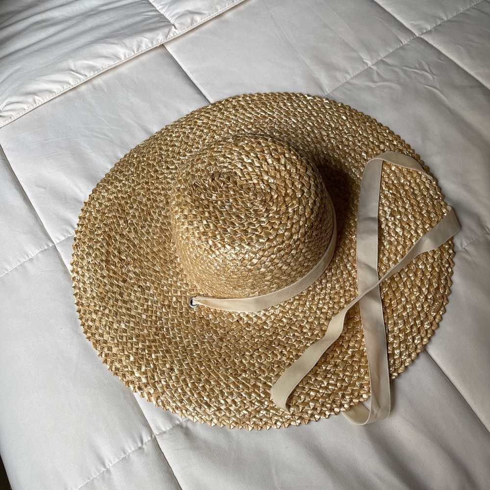 Lack of Color small dolce vita hat w/ white ribbon